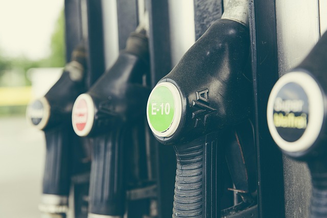 oil price gas pump